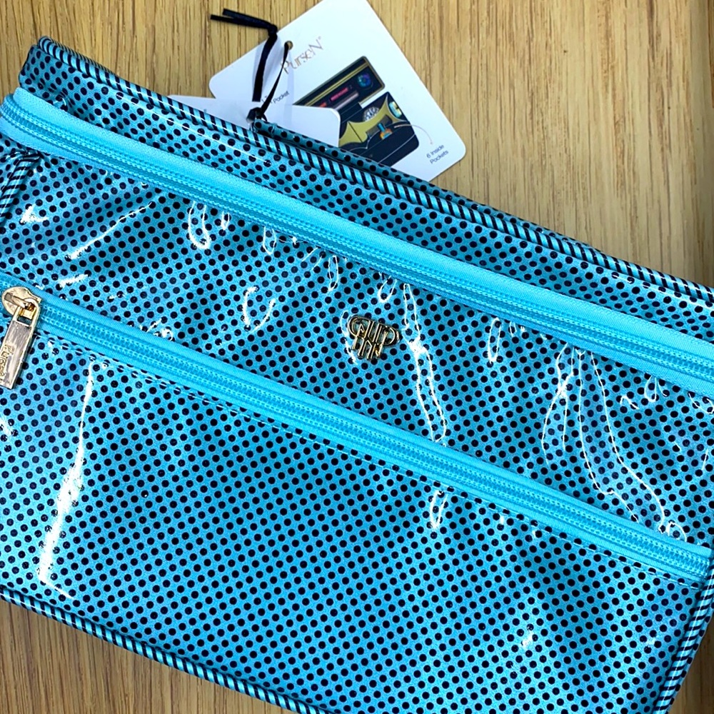 NWT PurseN Stand Up Toiletry Train Case